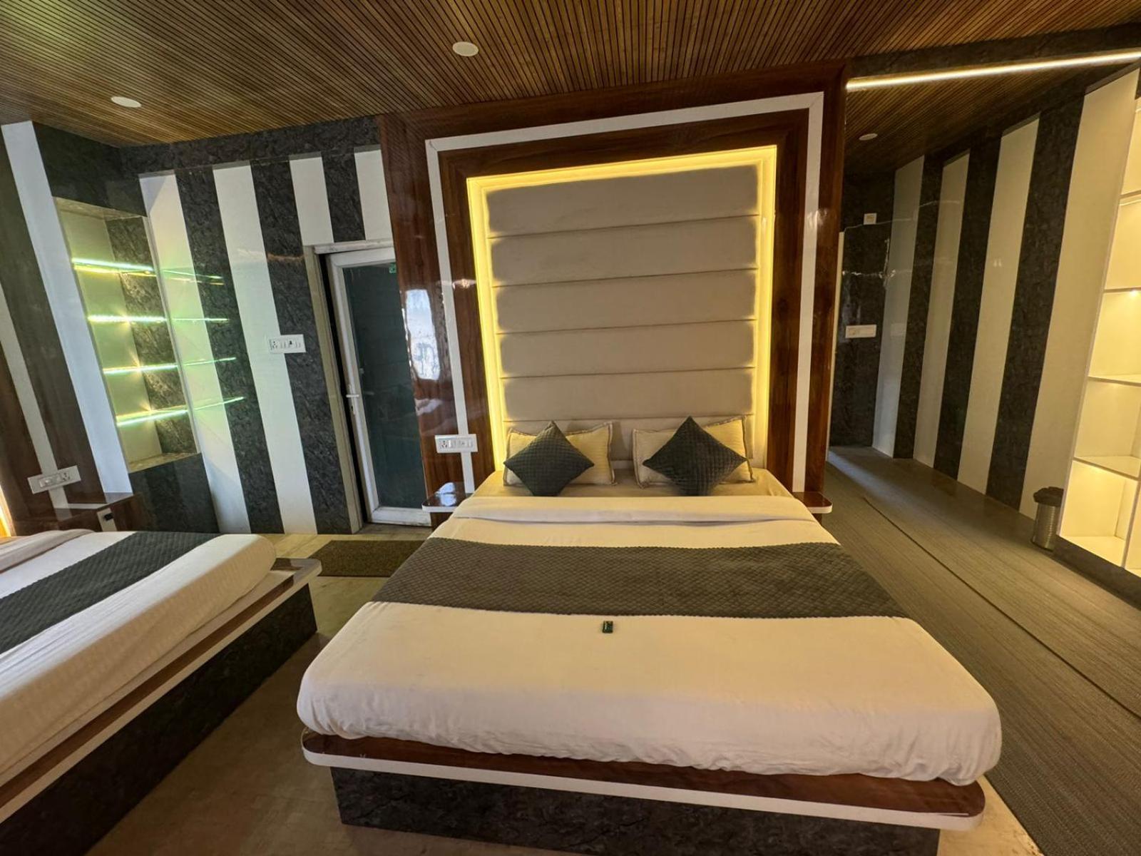 Hotel Dev Ganga Ришикеш Экстерьер фото