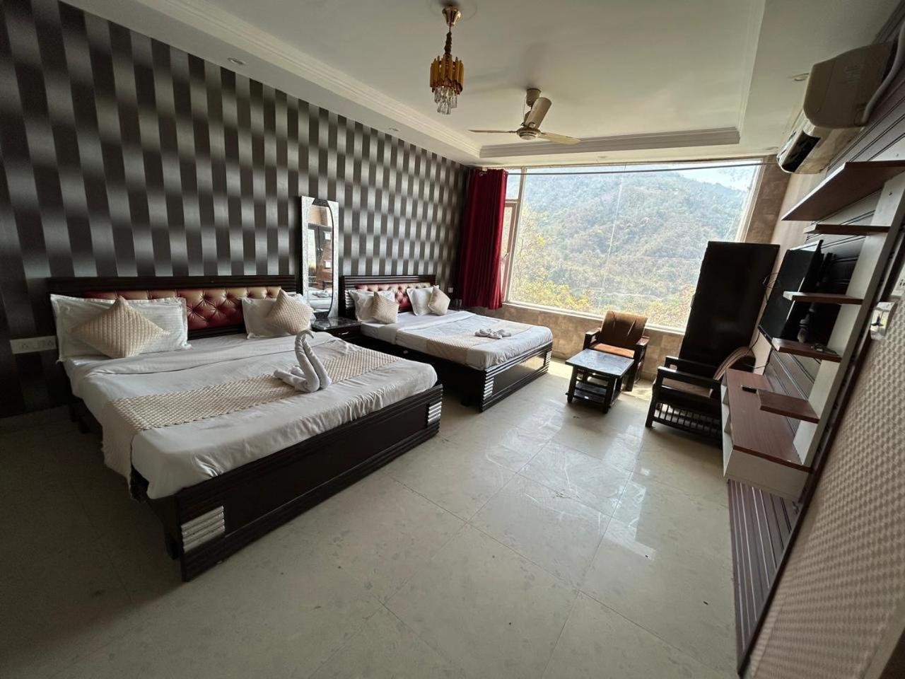 Hotel Dev Ganga Ришикеш Экстерьер фото