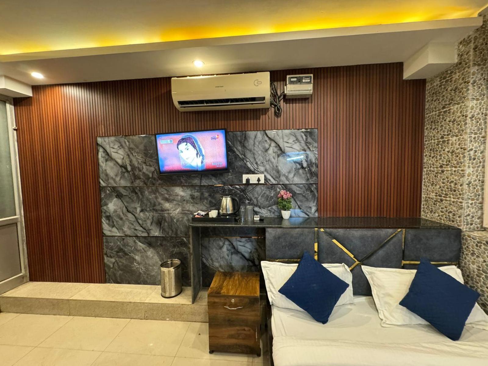 Hotel Dev Ganga Ришикеш Экстерьер фото