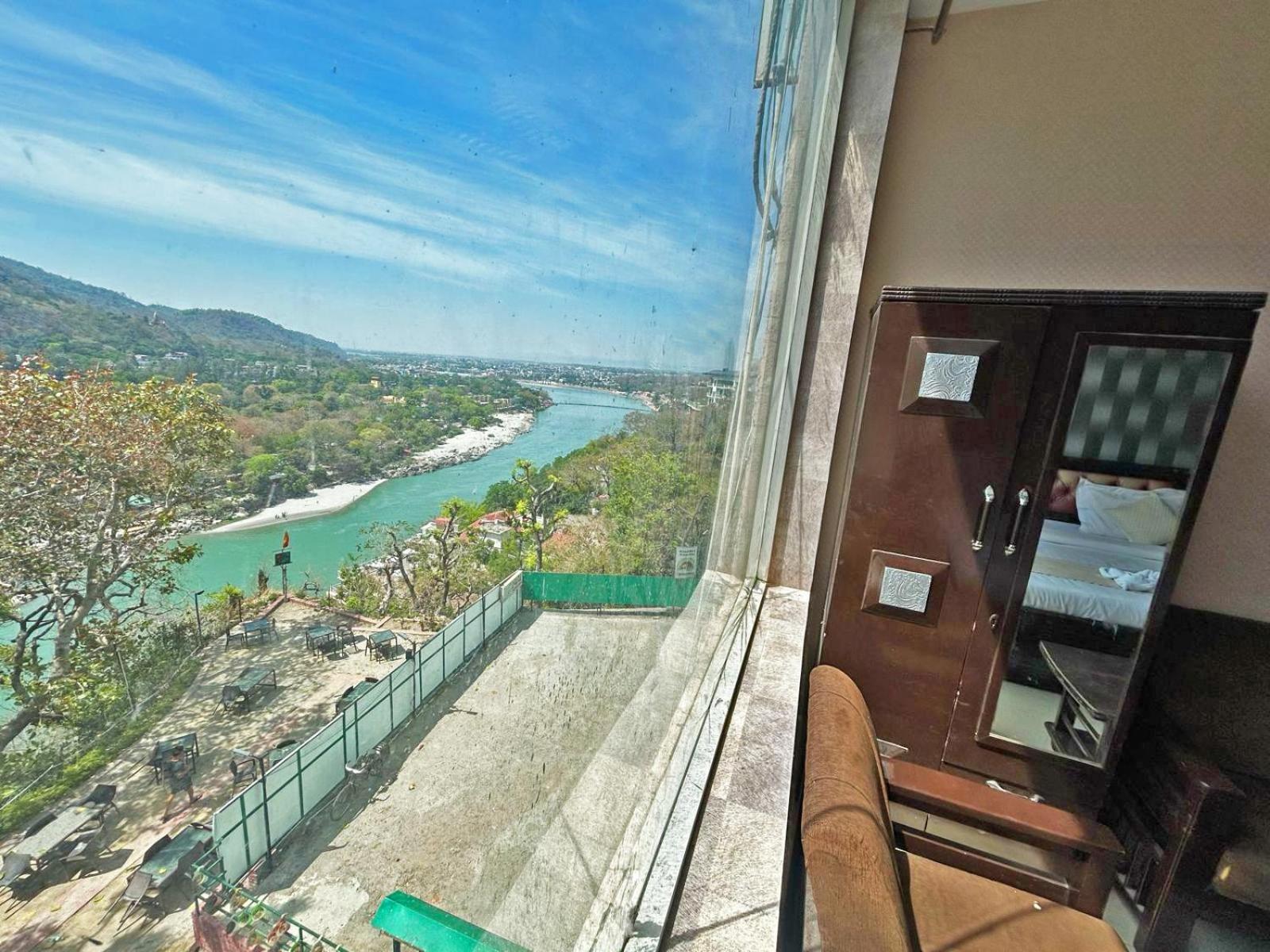 Hotel Dev Ganga Ришикеш Экстерьер фото