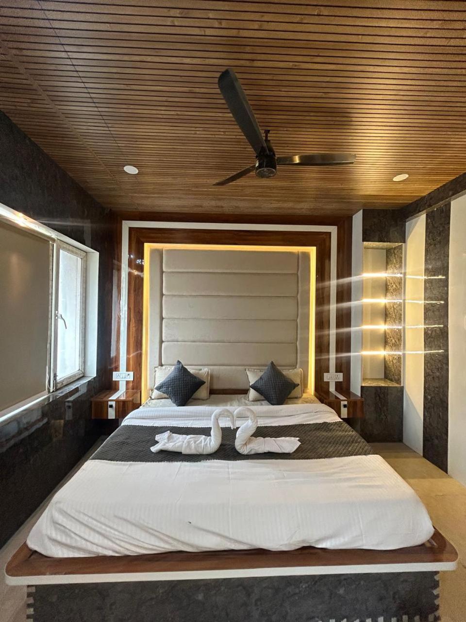 Hotel Dev Ganga Ришикеш Экстерьер фото