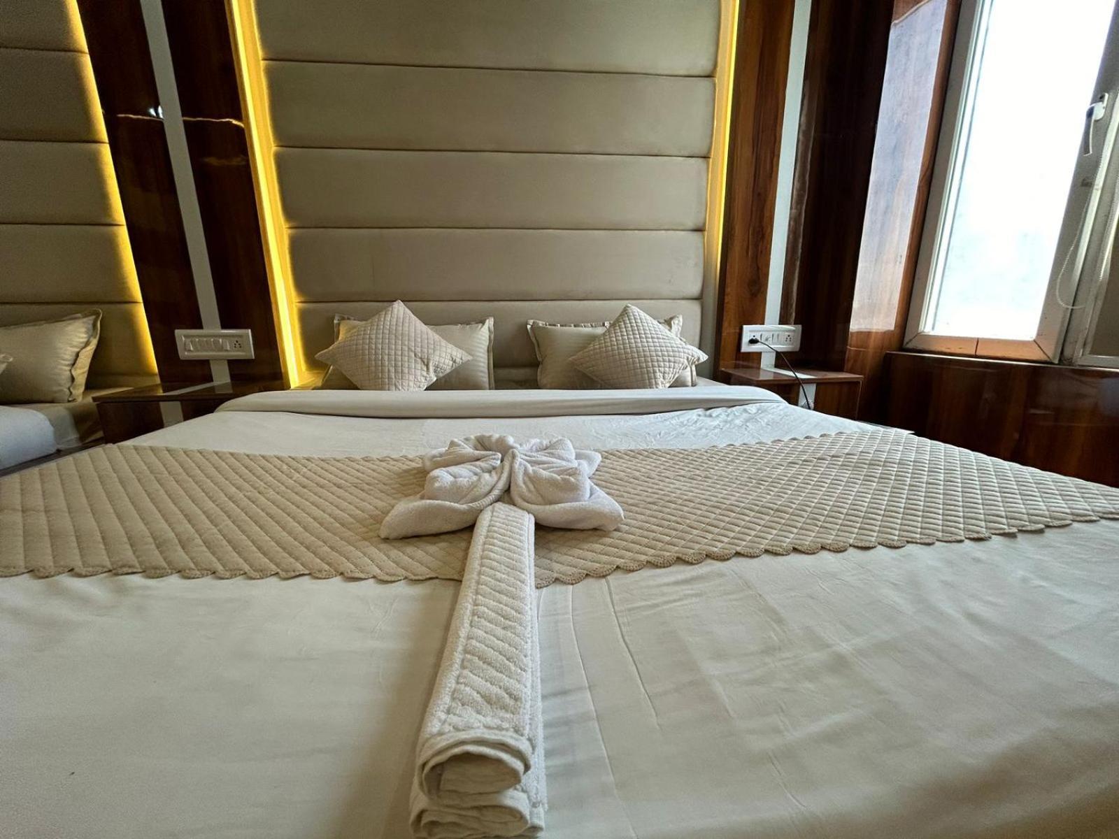 Hotel Dev Ganga Ришикеш Экстерьер фото