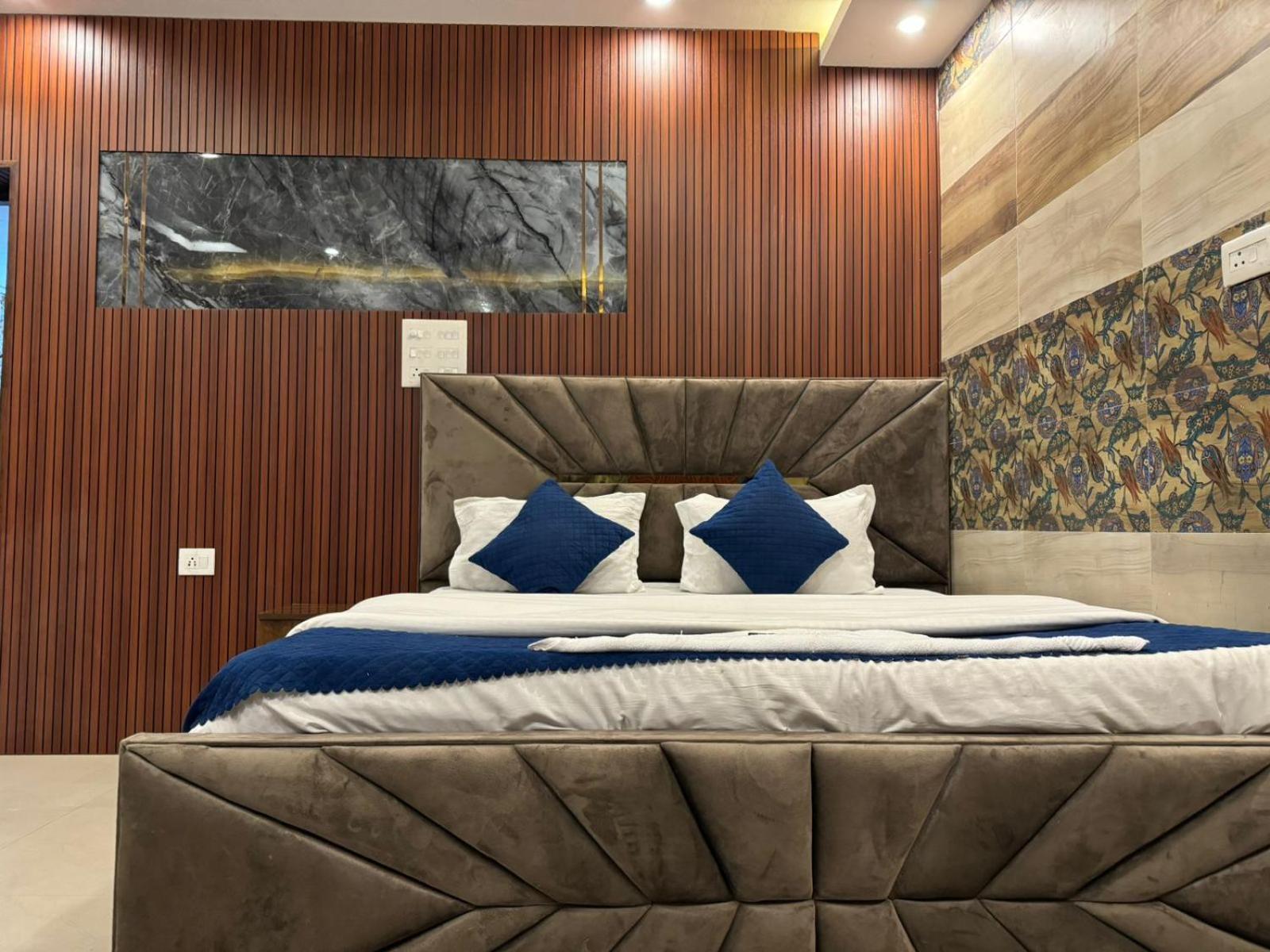 Hotel Dev Ganga Ришикеш Экстерьер фото